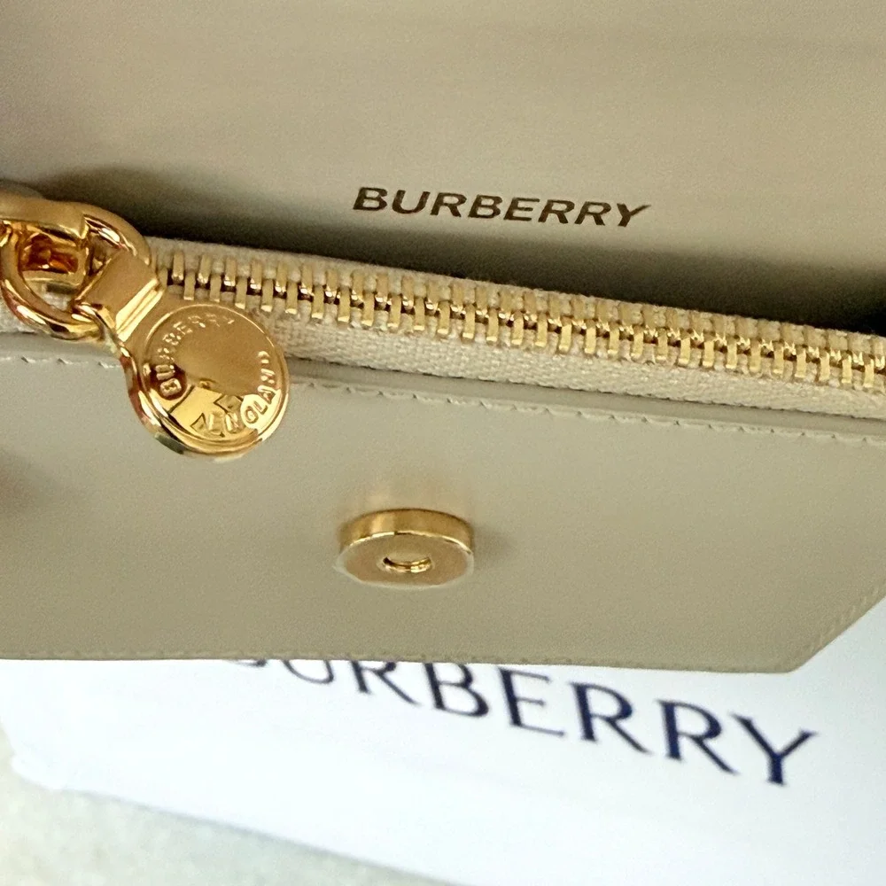 Burberry Leather‎ Folding Wallet in Limestone, 81046941